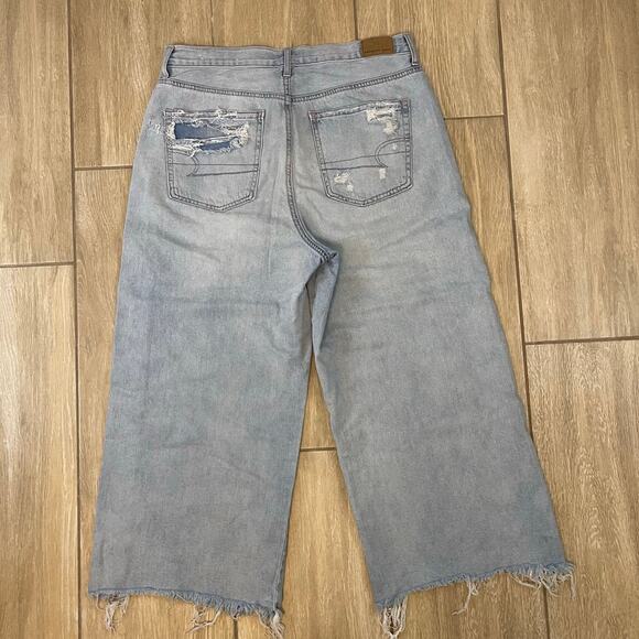 American Eagle Wide Leg Crop Jeans Women 8 Short Distressed Light Wash Denim - Picture 2 of 11